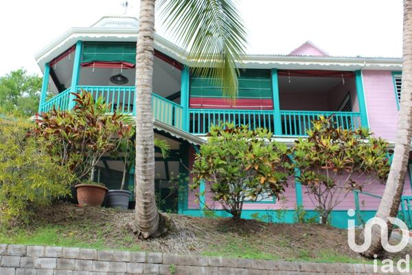 Maison 8 pièces de 213 m² à Les Trois-Îlets (97229)