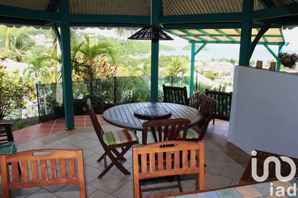 Maison 8 pièces de 213 m² à Les Trois-Îlets (97229)