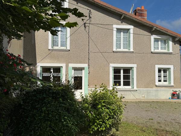 Corps de ferme - Grange attenante - Garage & préaux