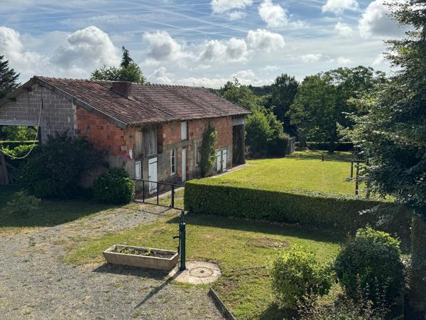 Corps de ferme - Grange attenante - Garage & préaux
