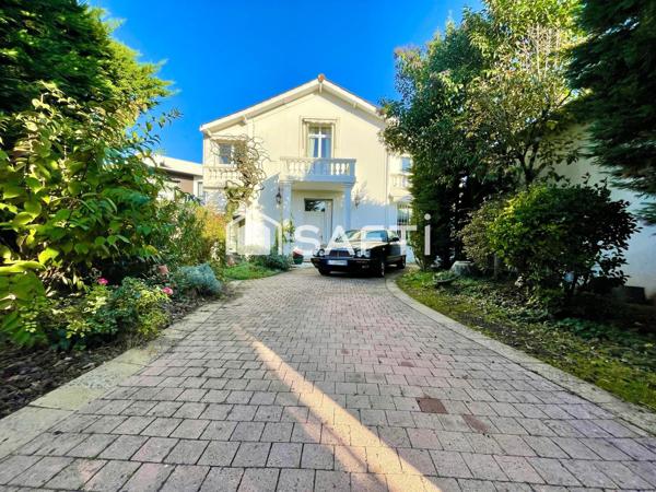 Demeure d'exception au coeur du Bouscat