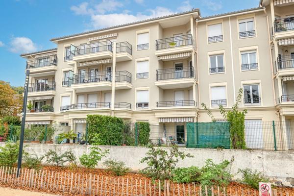 Appartement à vendre 3 pièces MIRIBEL (01) Hyper centre balcon garage