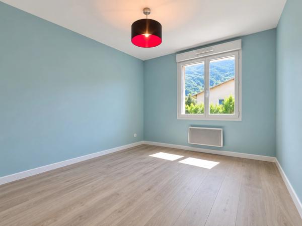 ALBERTVILLE (73) - MAISON 232 m2 - TERRAIN 1740 m2.