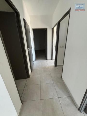 A louer T4 dans la residence Castel ROC, route du bois de nefles à Ste Clotilde