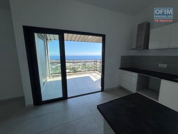 A louer T4 dans la residence Castel ROC, route du bois de nefles à Ste Clotilde