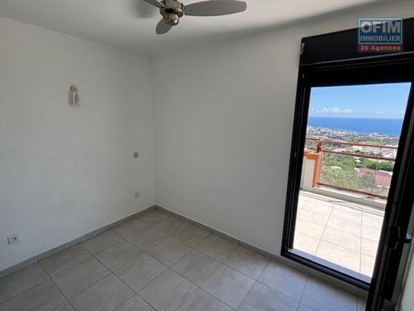 A louer T4 dans la residence Castel ROC, route du bois de nefles à Ste Clotilde