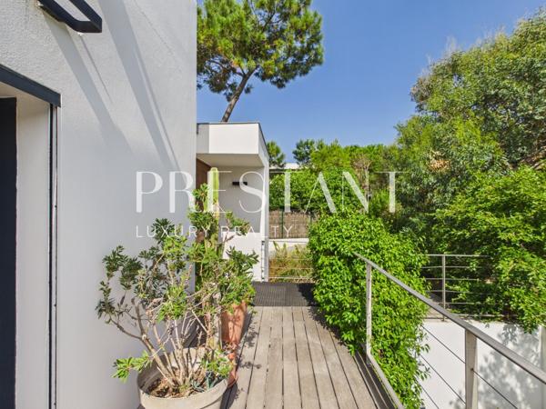 Villa d’architecte de 240 m² à Chiberta, vue mer depuis le toit-terrasse, ANGLET