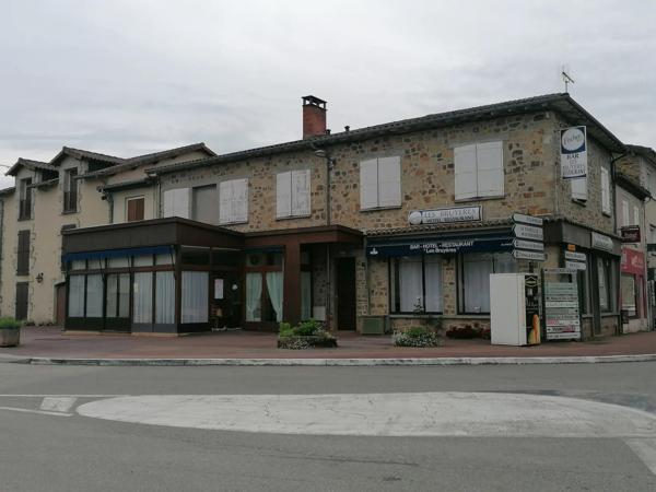 Local commercial, ancien bar hôtel-restaurant à Cussac