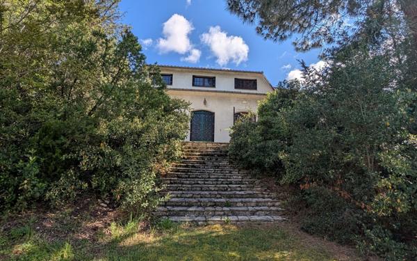 Maison à vendre    8 pièces • 212 m2 Toulouse