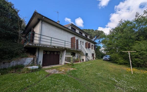 Maison à vendre    8 pièces • 212 m2 Toulouse