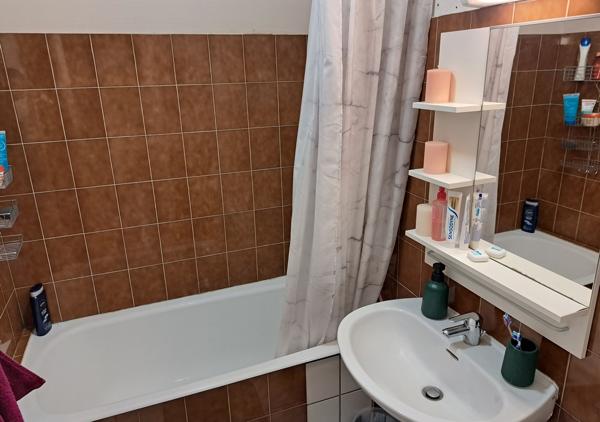 Appartement T2 avec balcon et parking au calme - 60981