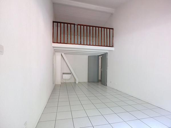 THEOULE SUR MER : appartement de 3 pièces à vendre