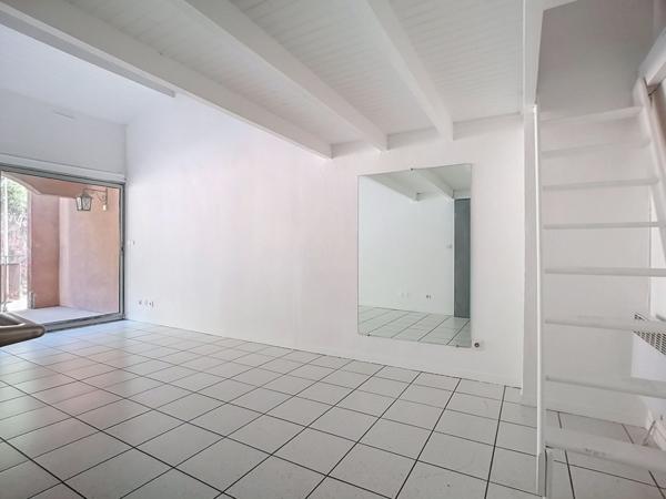 THEOULE SUR MER : appartement de 3 pièces à vendre