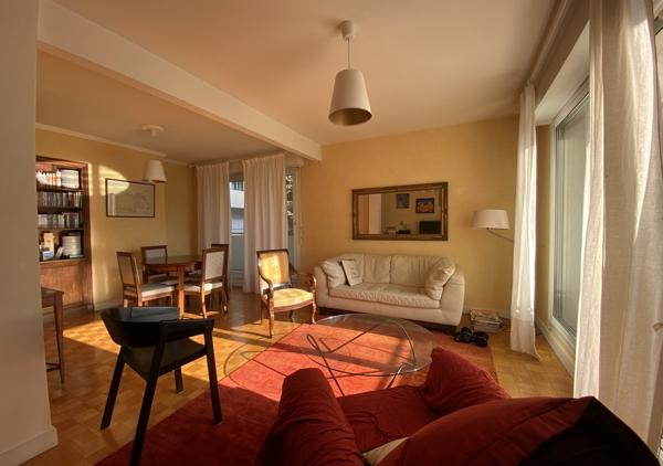 Appartement T4 de 95.48 m² 1er avec ascenseur environnement verdoyant calme dans avenue privée