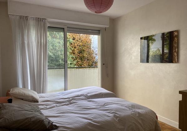 Appartement T4 de 95.48 m² 1er avec ascenseur environnement verdoyant calme dans avenue privée