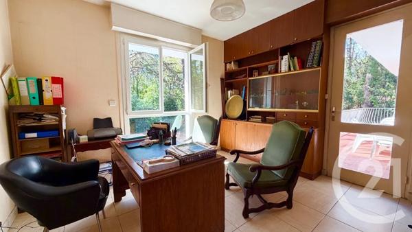 Maison à vendre  7 pièces - 176 m 2   VANNES  - 56