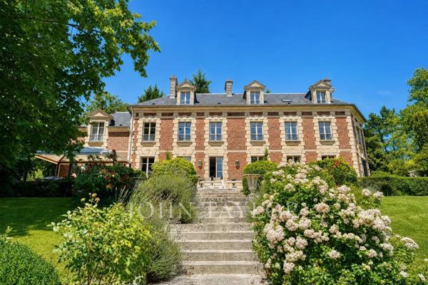 Chantilly – Château du XIXᵉ siècle dans un domaine de 1,8 hectare bordé par la Nonette