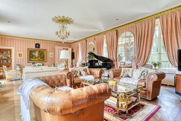 Chantilly – Château du XIXᵉ siècle dans un domaine de 1,8 hectare bordé par la Nonette