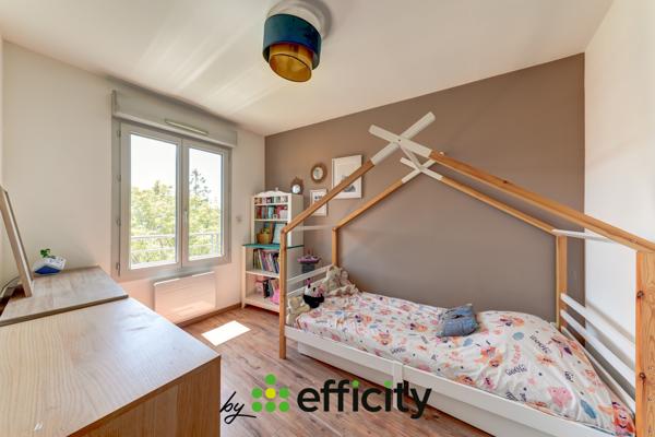 Appartement
         4 pièces
        - 82 m² Exclusivité 309 000 € *