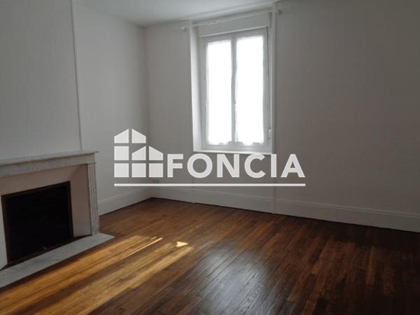Location Appartement 4 pièces 97 m² - 24 PLACE FERNAND MARQUIGNY Soissons 02200