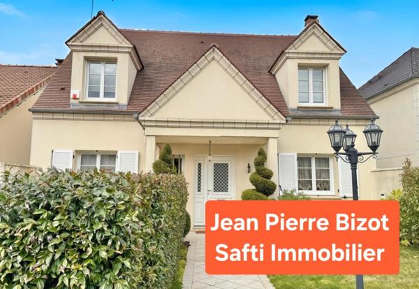 Superbe maison avec piscine sur 442 m² de terrain