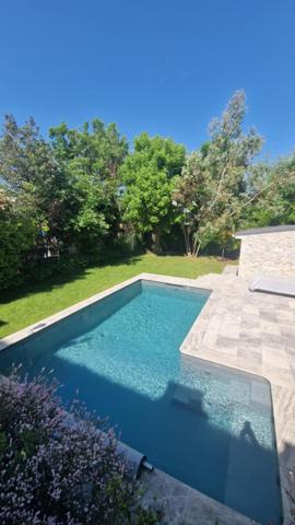 Superbe maison avec piscine sur 442 m² de terrain