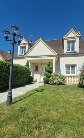 Superbe maison avec piscine sur 442 m² de terrain