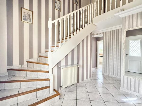 Superbe maison avec piscine sur 442 m² de terrain