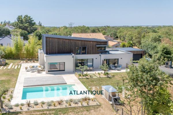 VAIR SUR LOIRE - MAISON 240 M2 - DPE A- PISCINE - GARAGE