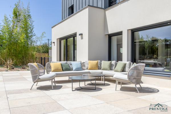 VAIR SUR LOIRE - MAISON 240 M2 - DPE A- PISCINE - GARAGE