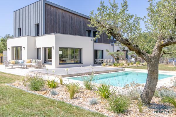 VAIR SUR LOIRE - MAISON 240 M2 - DPE A- PISCINE - GARAGE