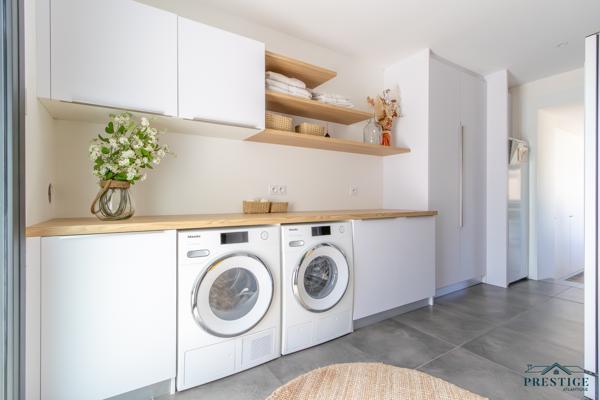 VAIR SUR LOIRE - MAISON 240 M2 - DPE A- PISCINE - GARAGE