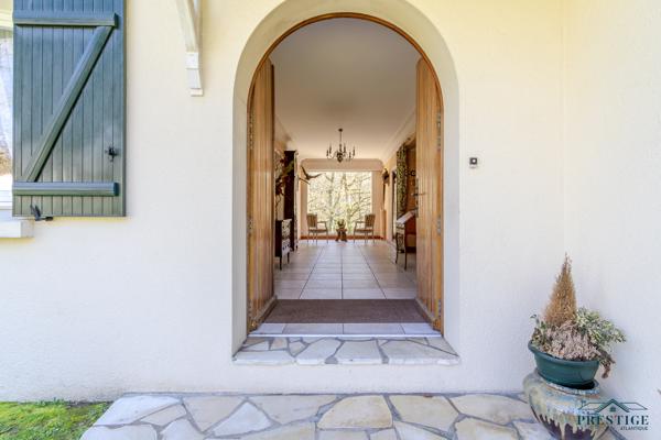 SAINT-SEBASTIEN-SUR-LOIRE - MAISON DE 216 M2 HABITABLES - TERRAIN 3300 M2