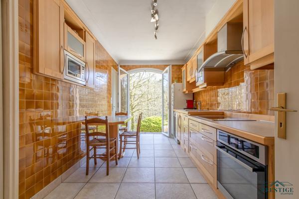 SAINT-SEBASTIEN-SUR-LOIRE - MAISON DE 216 M2 HABITABLES - TERRAIN 3300 M2