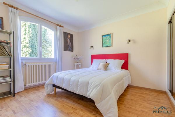 SAINT-SEBASTIEN-SUR-LOIRE - MAISON DE 216 M2 HABITABLES - TERRAIN 3300 M2