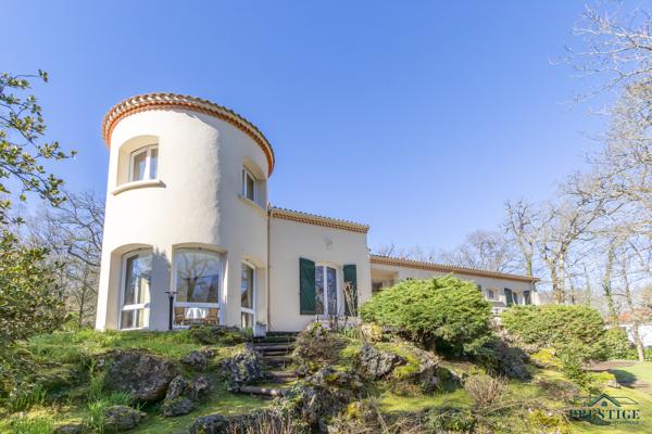 SAINT-SEBASTIEN-SUR-LOIRE - MAISON DE 216 M2 HABITABLES - TERRAIN 3300 M2