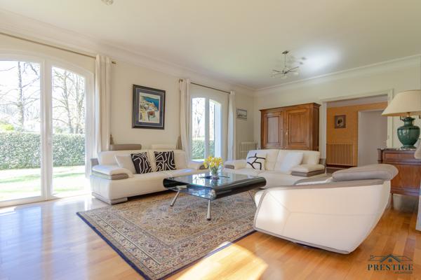 SAINT-SEBASTIEN-SUR-LOIRE - MAISON DE 216 M2 HABITABLES - TERRAIN 3300 M2