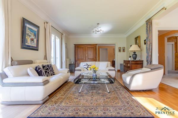 SAINT-SEBASTIEN-SUR-LOIRE - MAISON DE 216 M2 HABITABLES - TERRAIN 3300 M2