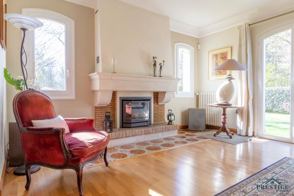 SAINT-SEBASTIEN-SUR-LOIRE - MAISON DE 216 M2 HABITABLES - TERRAIN 3300 M2