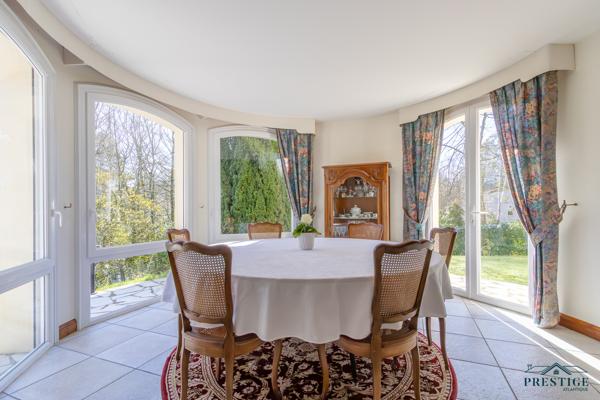 SAINT-SEBASTIEN-SUR-LOIRE - MAISON DE 216 M2 HABITABLES - TERRAIN 3300 M2