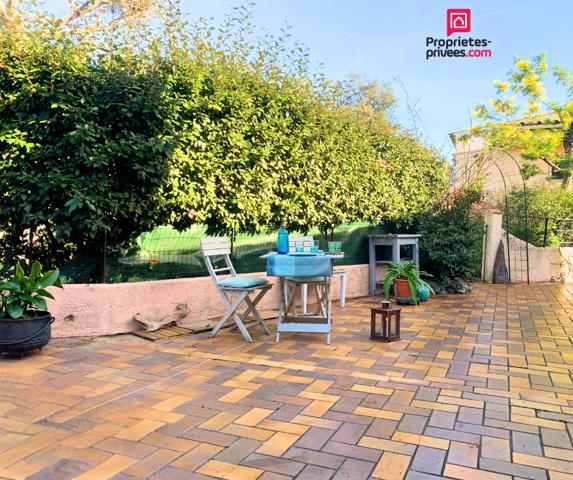 Très beau RDJ d'environ 77m²  proche de la mer !