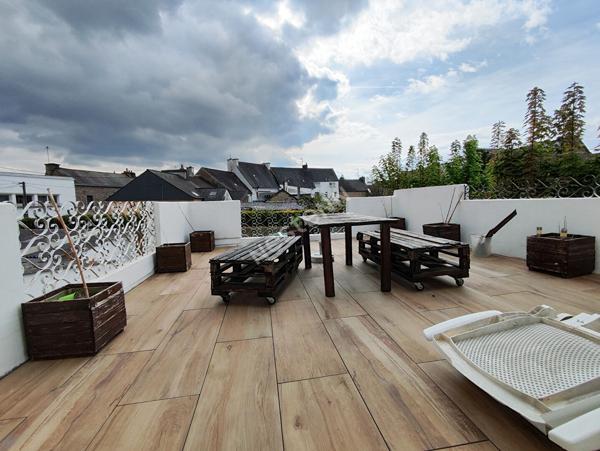 Immeuble à vendre à LOCMINE 3 appartements, une cour extérieur et un garage
