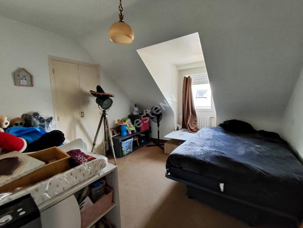 Immeuble à vendre à LOCMINE 3 appartements, une cour extérieur et un garage