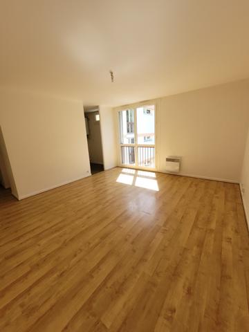 PONT STE MAXENCE - Appartement situé en lisière de forêt