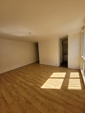 PONT STE MAXENCE - Appartement situé en lisière de forêt