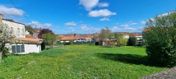 TRES JOLI TERRAIN CONSTRUCTIBLE