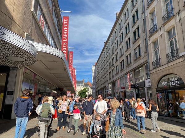 44000 NANTES - FONDS DE COMMERCE PRET-A-PORTER DECO QUARTIER DECRE