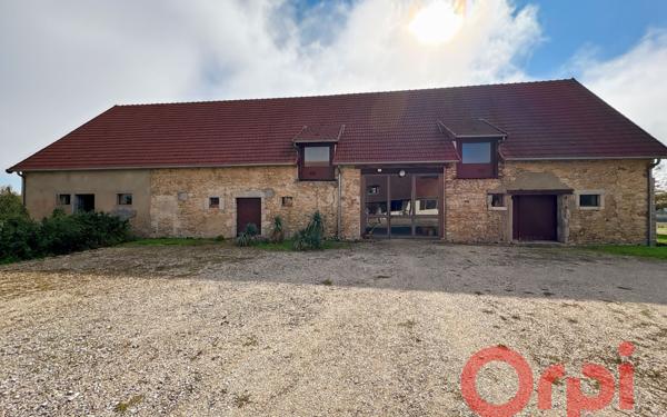 Maison à vendre    6 pièces • 240 m2 Neuilly-en-Dun