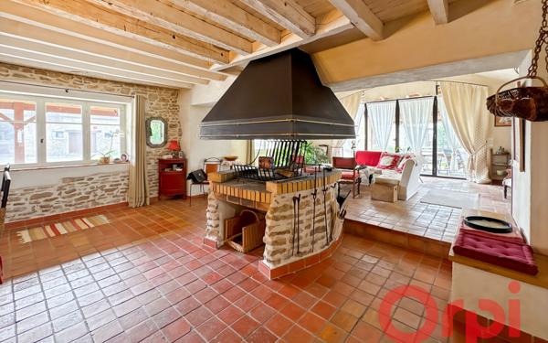 Maison à vendre    6 pièces • 240 m2 Neuilly-en-Dun