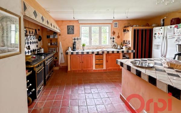 Maison à vendre    6 pièces • 240 m2 Neuilly-en-Dun